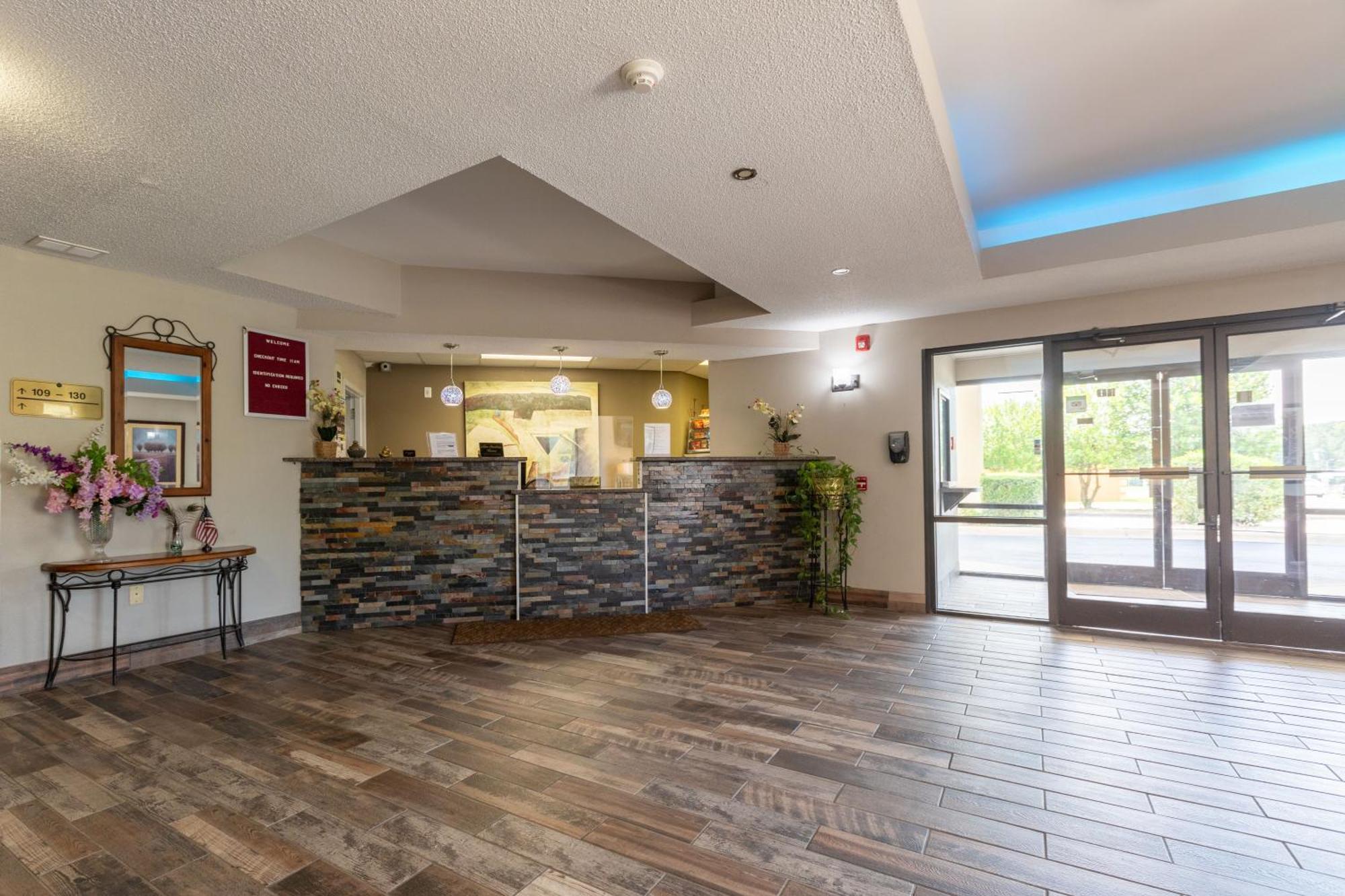 Hotel Baymont By Wyndham Creedmoor Exterior foto