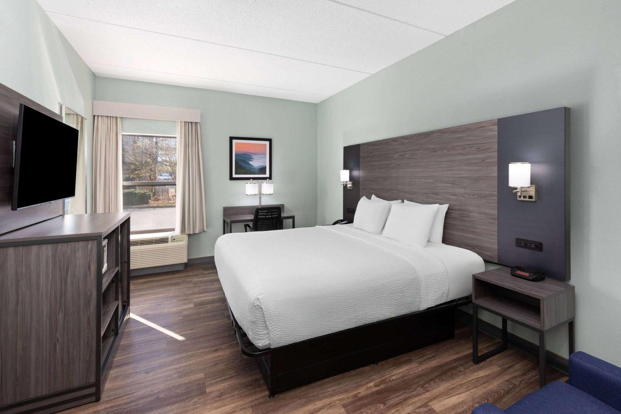 Hotel Baymont By Wyndham Creedmoor Exterior foto