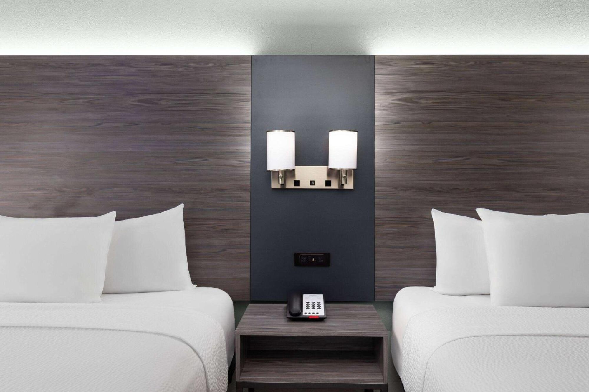 Hotel Baymont By Wyndham Creedmoor Exterior foto