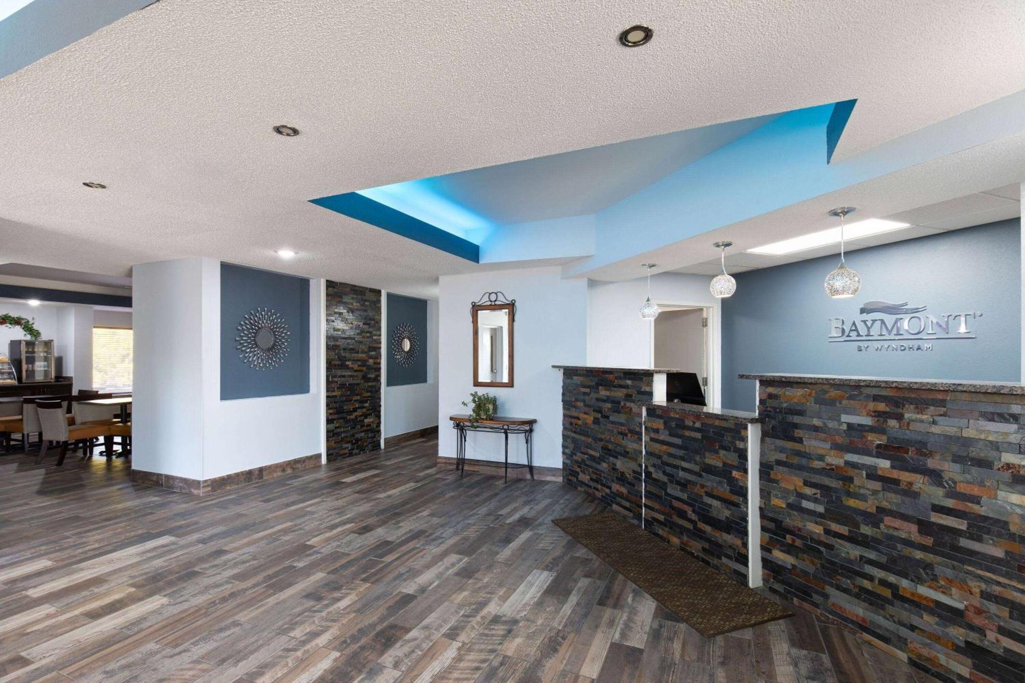 Hotel Baymont By Wyndham Creedmoor Exterior foto
