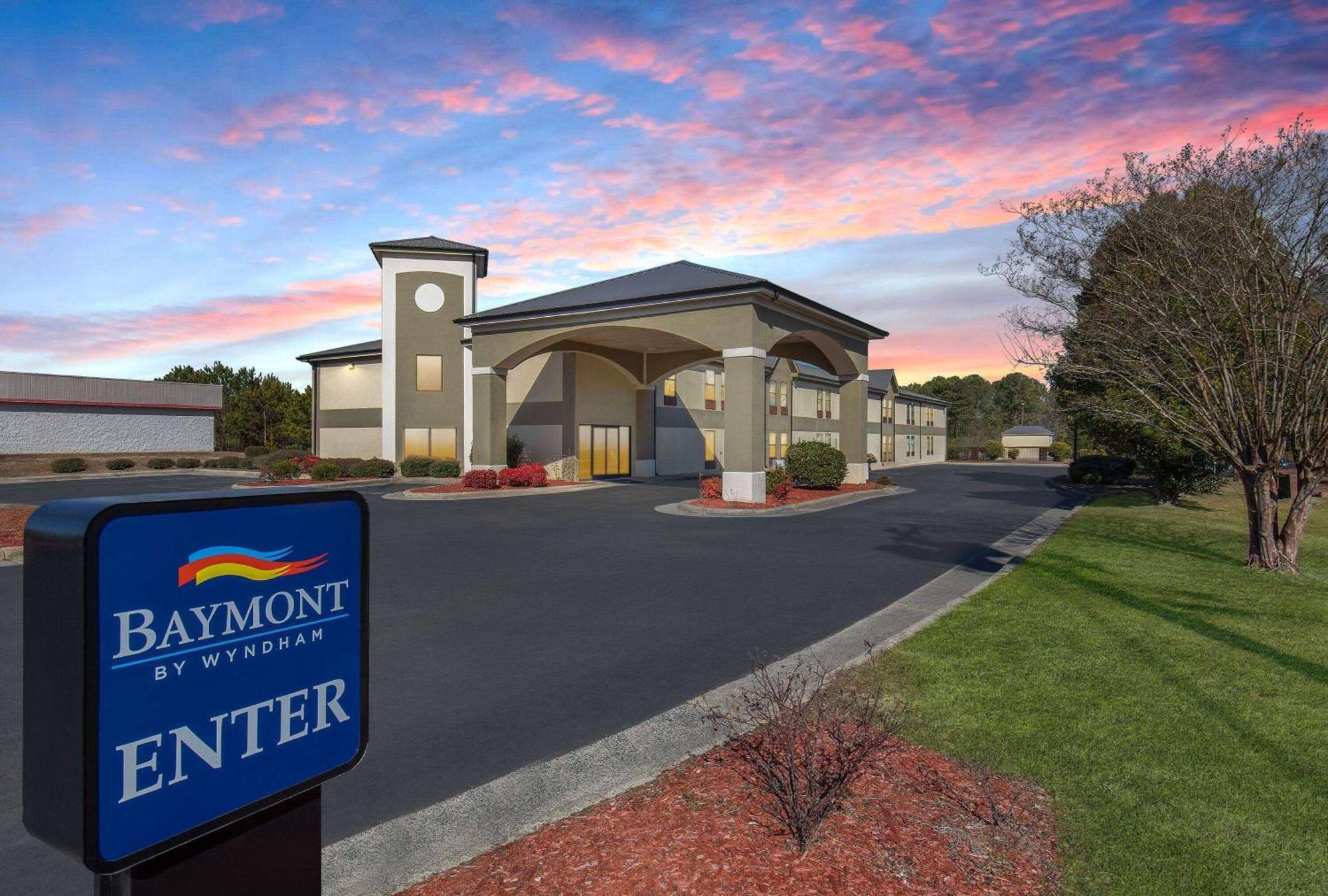 Hotel Baymont By Wyndham Creedmoor Exterior foto