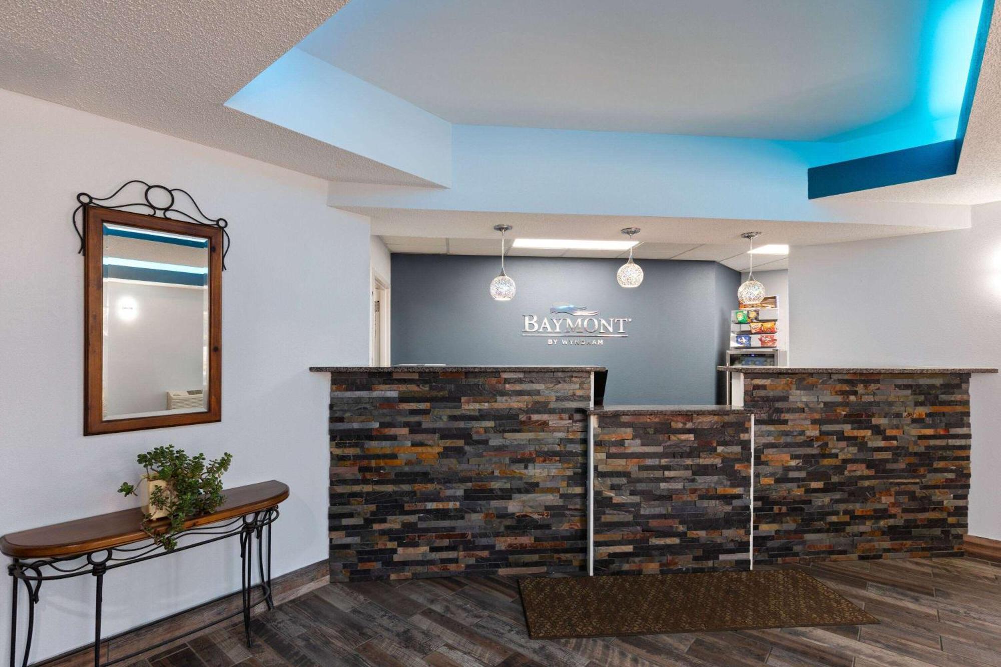 Hotel Baymont By Wyndham Creedmoor Exterior foto